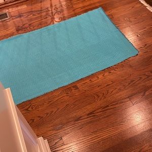 Rodan Fields scarf. Very Pretty Aqua blue